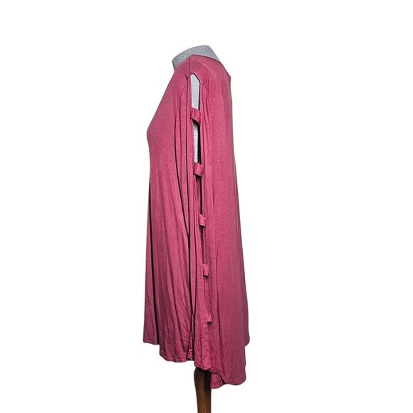 Long Cutout Sleeve Tee Size XL - Picture 4 of 4